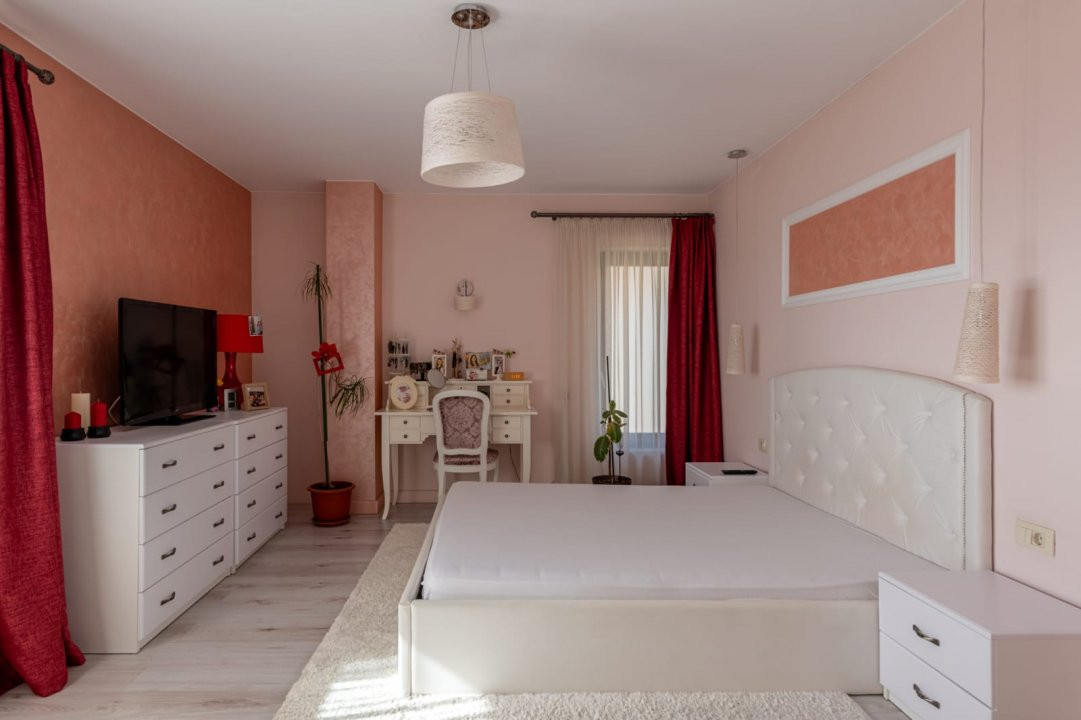 Casa individuala cu 5 camere mobilata si utilata la cheie