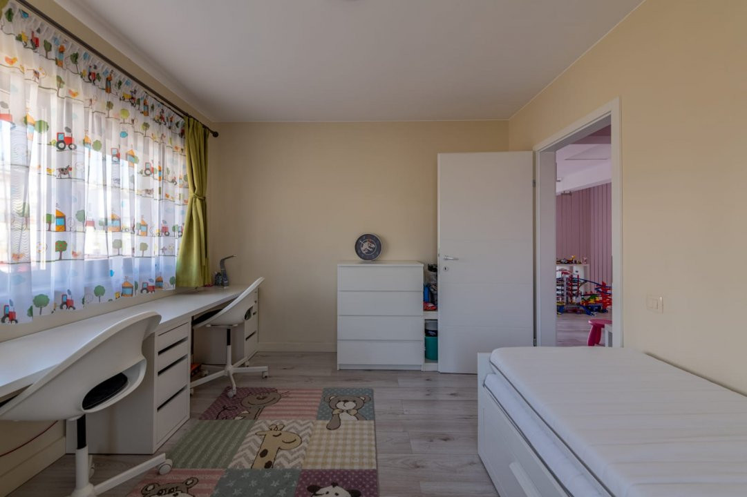 Casa individuala cu 5 camere mobilata si utilata la cheie