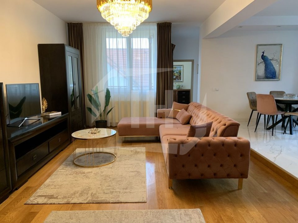 Apartament spatios cu 3 camere