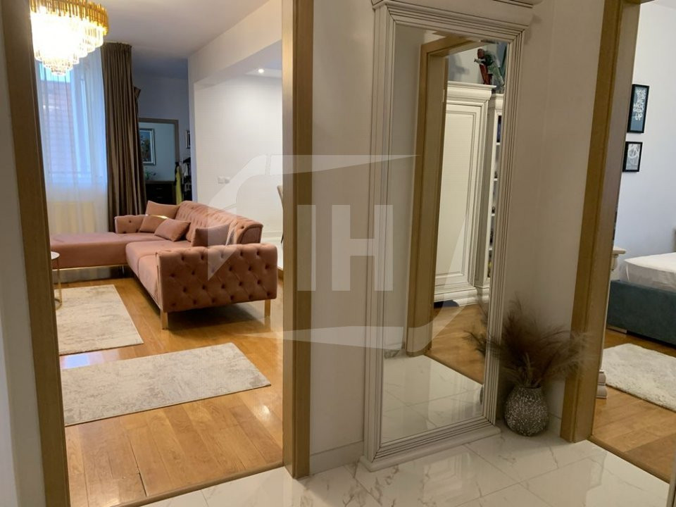Apartament spatios cu 3 camere