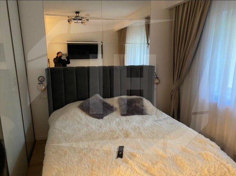 Apartament 3 camere, decomandat, The Office