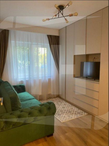 Apartament 3 camere, decomandat, The Office