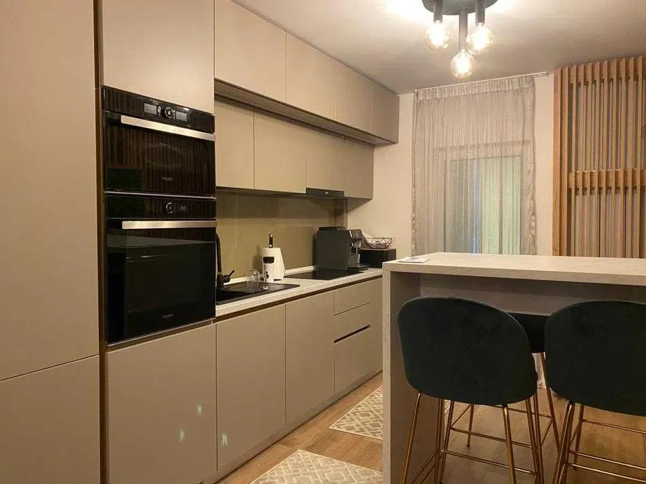 Apartament 3 camere, decomandat, The Office