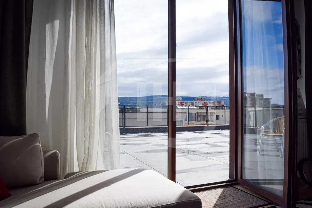 Penthouse 3 camere, terasa 100mp, parcare, Intre Lacuri