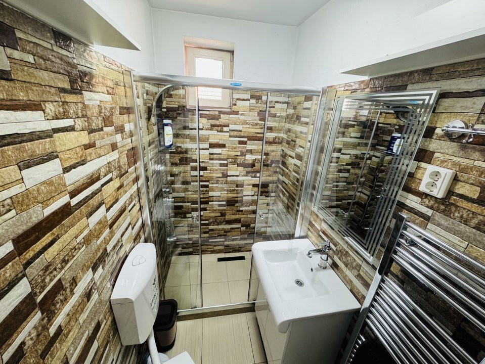 Apartament 2 camere, la casa, in zona strazii Decebal