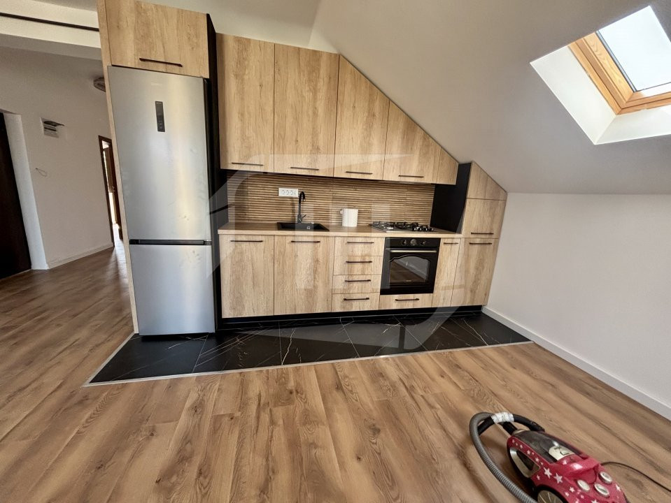 Apartament 4 camere, garaj, 3 parcari, Gruia