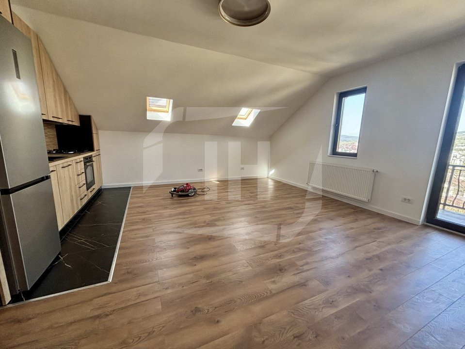 Apartament 4 camere, garaj, 3 parcari, Gruia