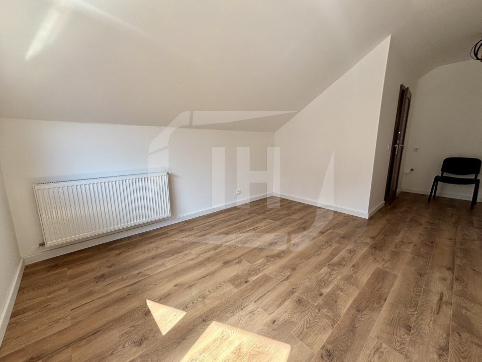 Apartament 4 camere, garaj, 3 parcari, Gruia