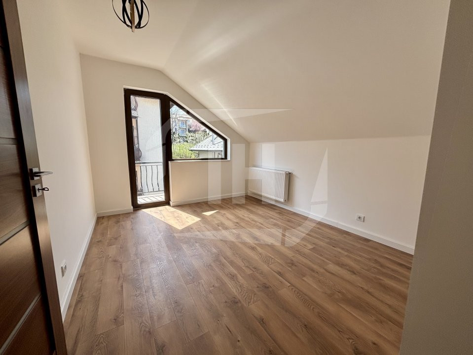 Apartament 4 camere, garaj, 3 parcari, Gruia