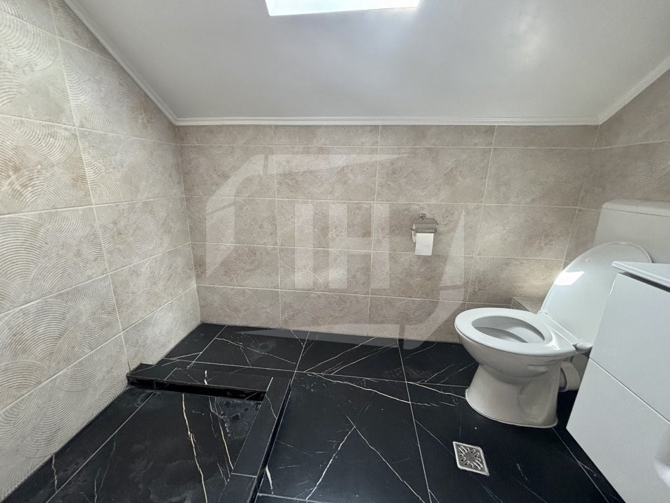 Apartament 4 camere, garaj, 3 parcari, Gruia
