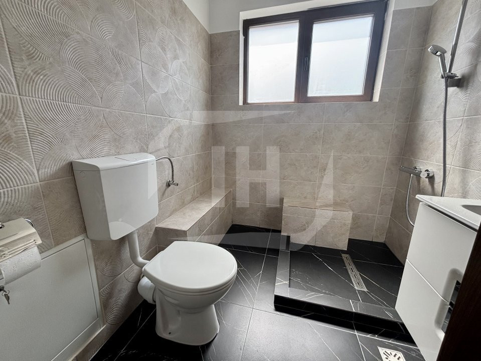 Apartament 4 camere, garaj, 3 parcari, Gruia