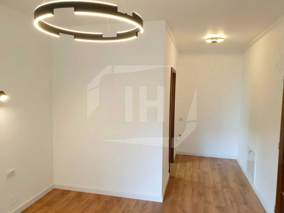 Spatiu birou in vila, 97mp, 4 locuri de parcare, Gruia