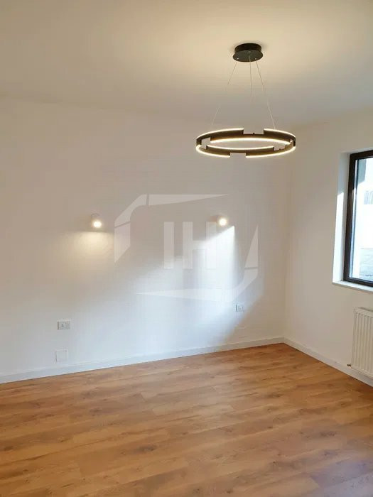 Spatiu birou in vila, 97mp, 4 locuri de parcare, Gruia