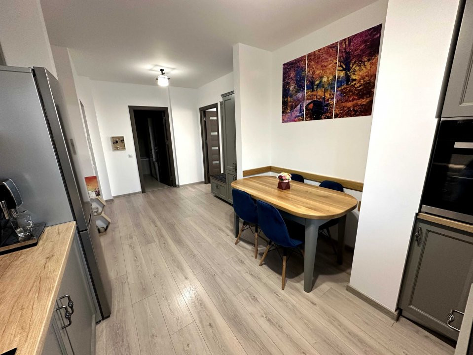 Apartament cu 2 camere decomandat, parcare