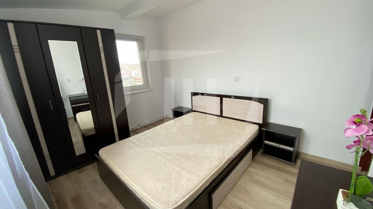 Apartament 3 camere, 2 bai, 100mp, parcare, Gruia zona Stadion CFR