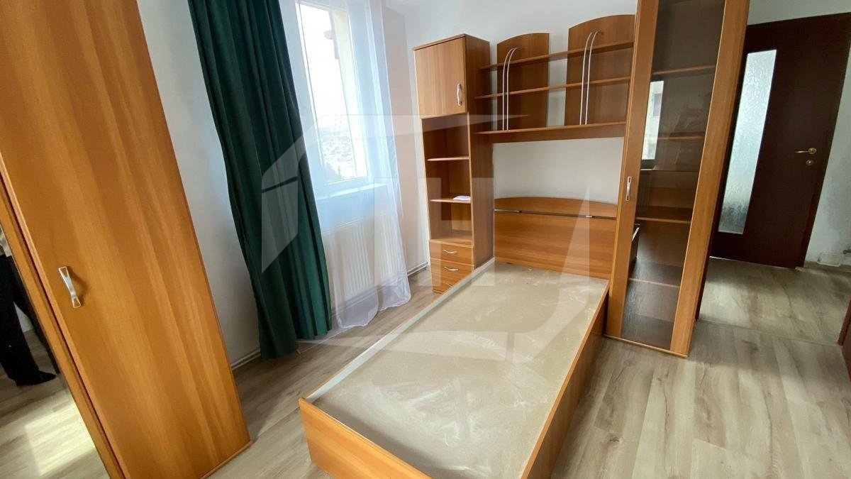 Apartament 3 camere, 2 bai, 100mp, parcare, Gruia zona Stadion CFR