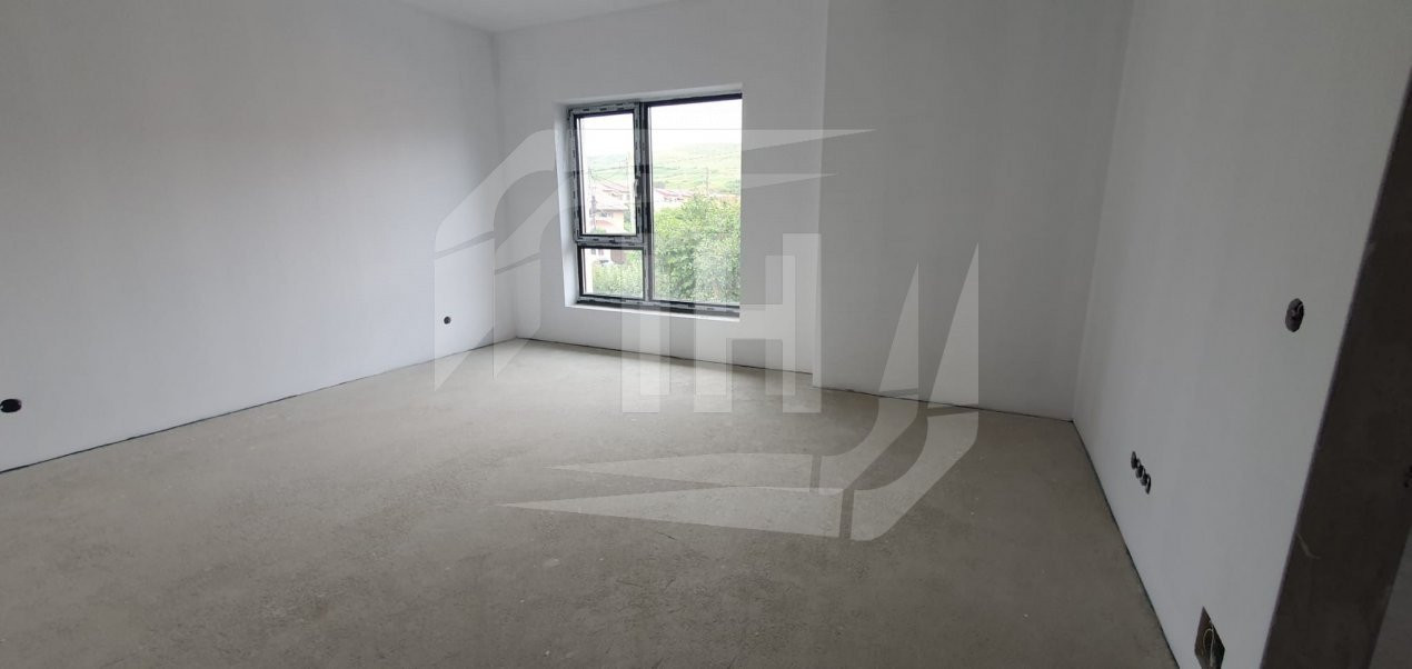 Duplex semifinisat 130 mp utili, cu garaj si gradina