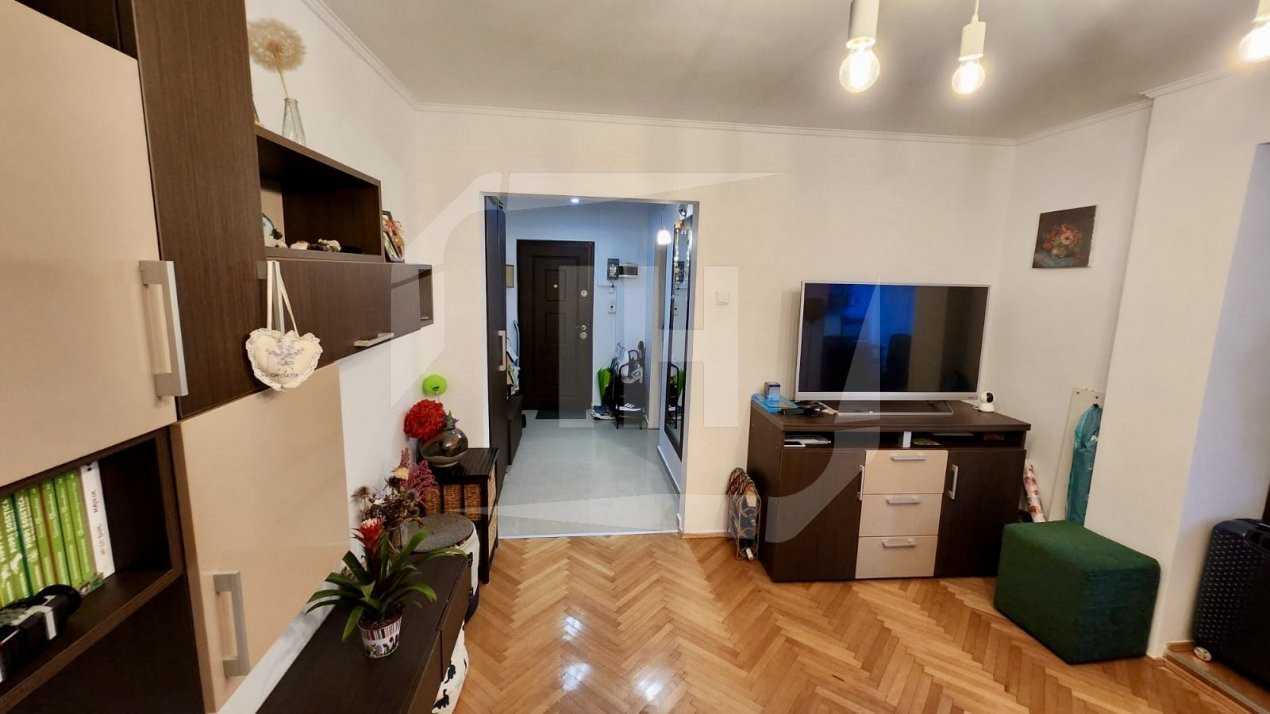 Apartament 3 camere, semidecomandat, parcare Manastur zona Minerva