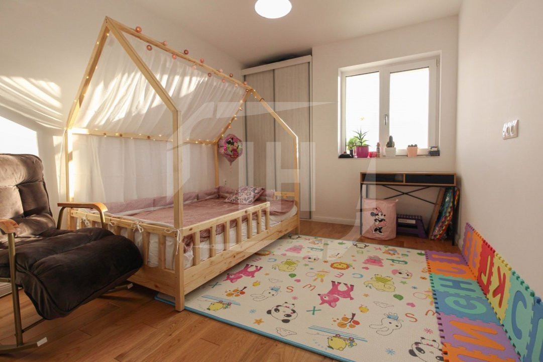 Apartament 3 camere, parcare, zona Vivo