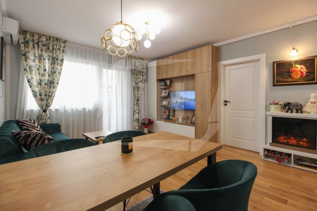 Apartament 3 camere, parcare, zona Vivo