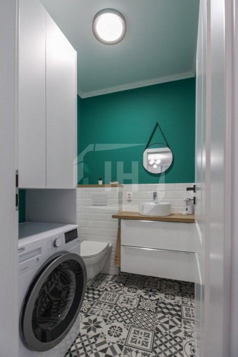 Apartament 3 camere, parcare, zona Vivo