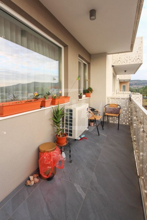 Apartament 3 camere, parcare, zona Vivo