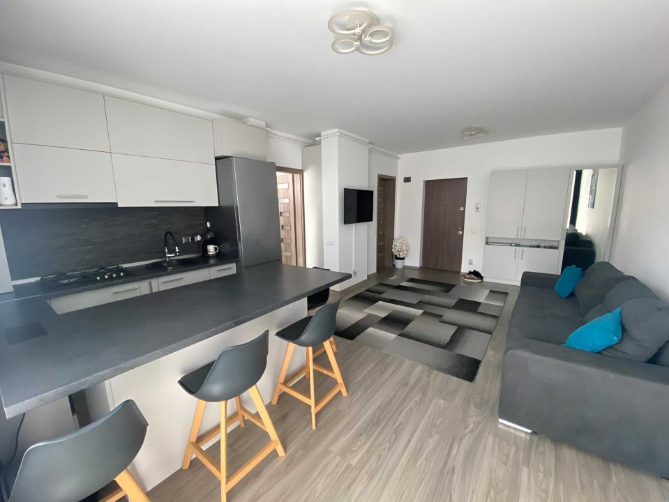 Apartament 2 camere la cheie cu parcare, zona Vivo