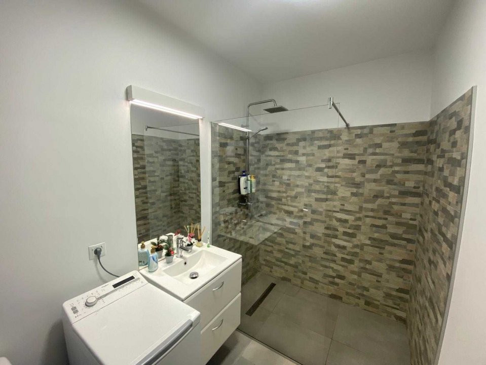 Apartament 2 camere la cheie cu parcare, zona Vivo