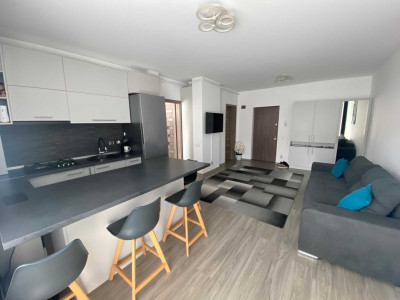 Apartament 2 camere la cheie cu parcare, zona Vivo
