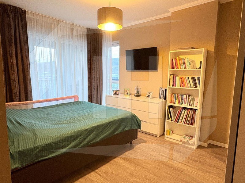 Apartament 3 camere, etaj intermediar, lux, Zona Vivo