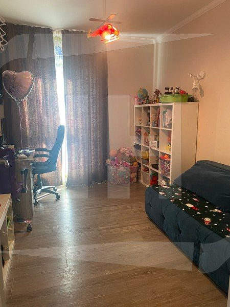 Apartament 3 camere, etaj intermediar, lux, Zona Vivo