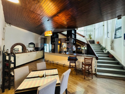 Spatiu comercial, pretabil pentru restaurant, zona Piata Cipariu