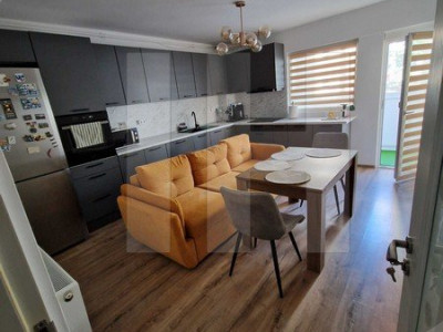 Apartament 3 camere, etaj intermediar, parcare