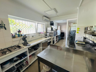 Afacere la cheie, laborator de cofetarie, zona Vivo