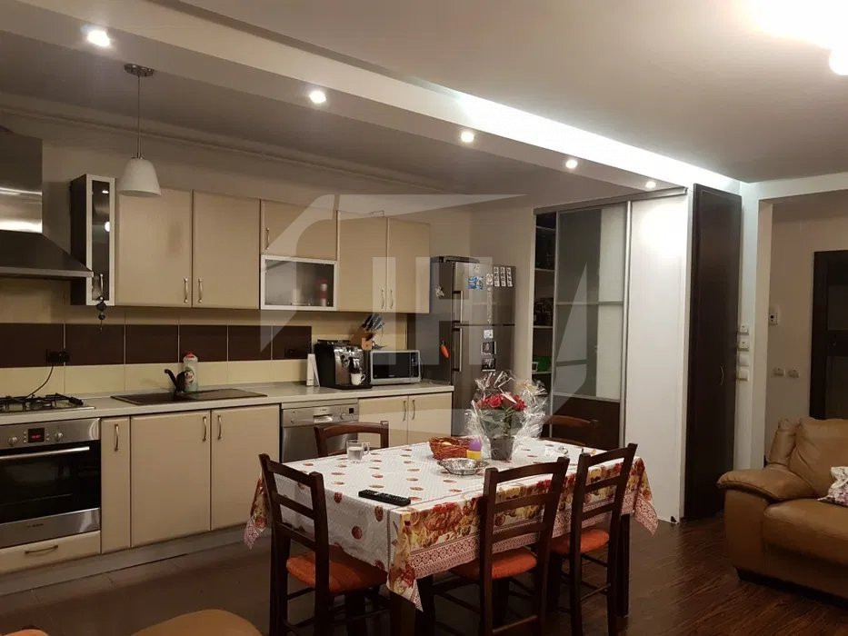 Apartament 4 camere, 100mp, 2 parcari + boxa, Buna Ziua