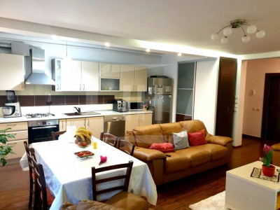 Apartament 4 camere, 100mp, 2 parcari + boxa, Buna Ziua