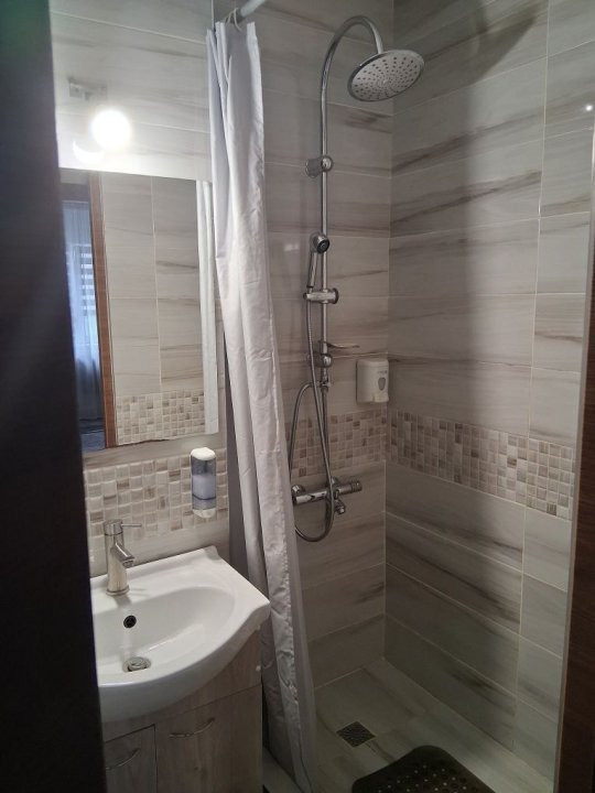 Apartament 2 camere decomandat, zona Bld Primaverii