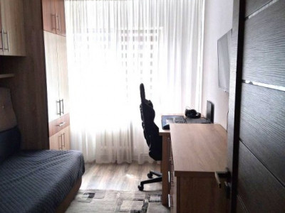 Apartament 2 camere decomandat, zona Bld Primaverii