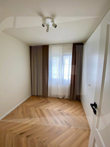 Apartament 3 camere, etaj intermediar, la cheie