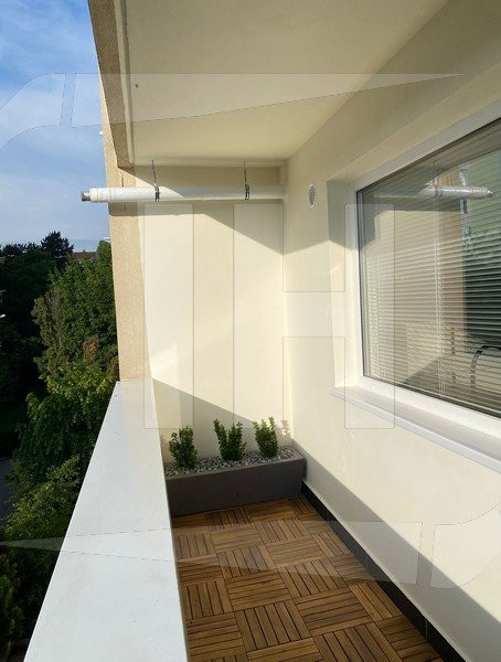 Apartament 3 camere, etaj intermediar, la cheie