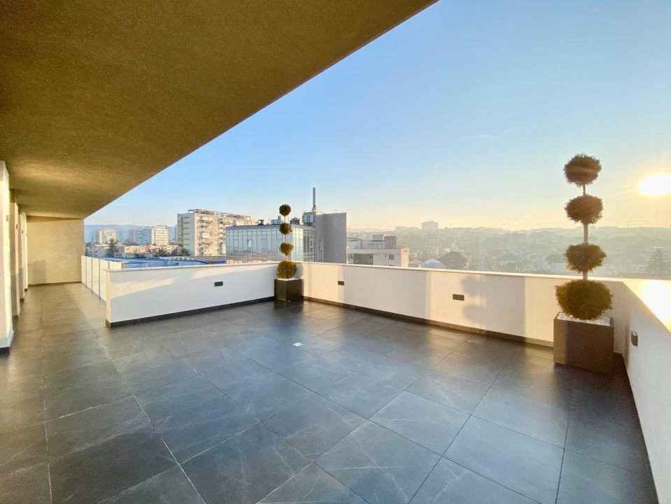 Penthouse 3 camere, 90 mp, parcare, AC, terasa, zona Constantin Brancusi