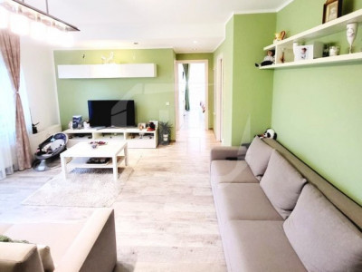 Apartament 3 camere cu priveliste, parcare, zona Vivo