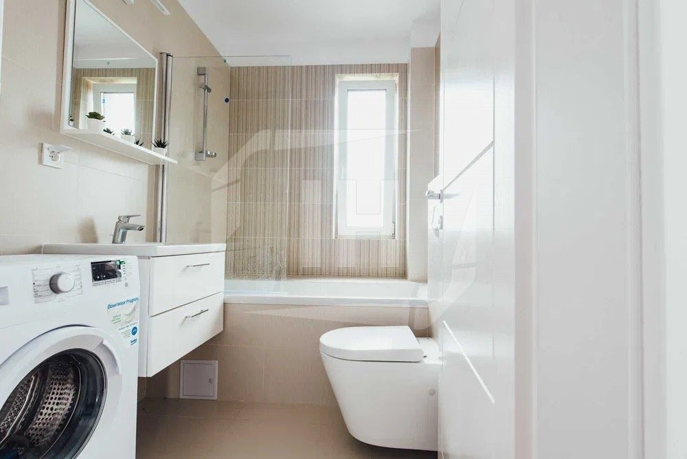Apartament 3 camere, 2 bai, parcare, zona parcul Feroviarilor