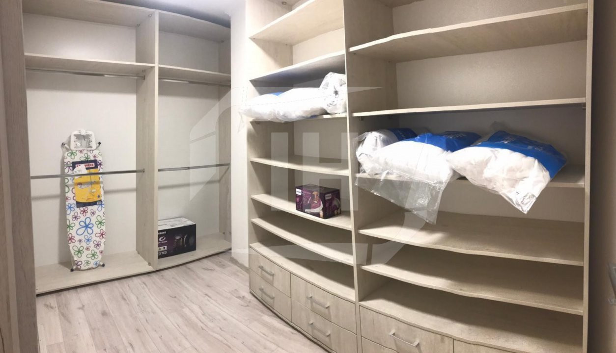 Penthouse 85 mp si 25 mp terase, zona Platinia
