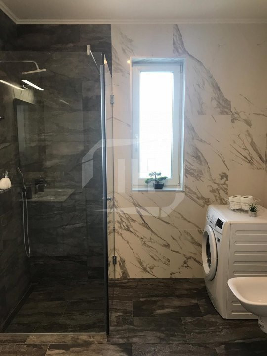Penthouse 85 mp si 25 mp terase, zona Platinia