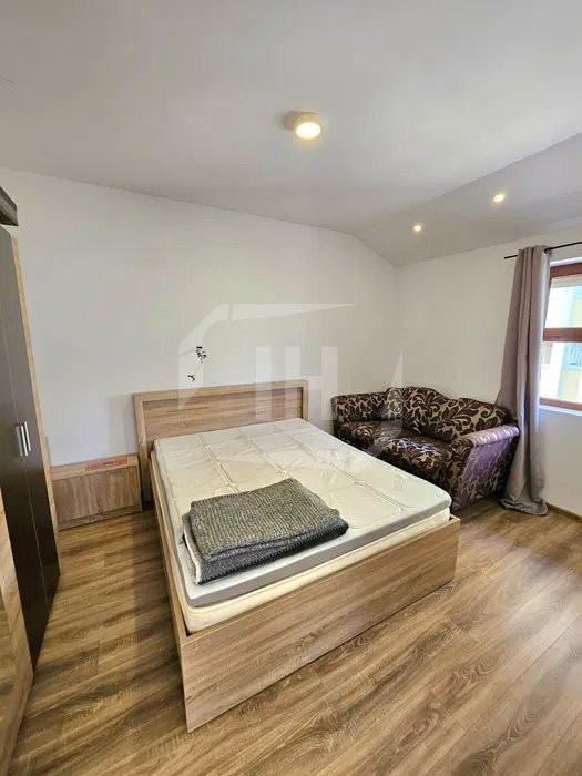 Apartament 2 camere, semidecomandat, zona UMF