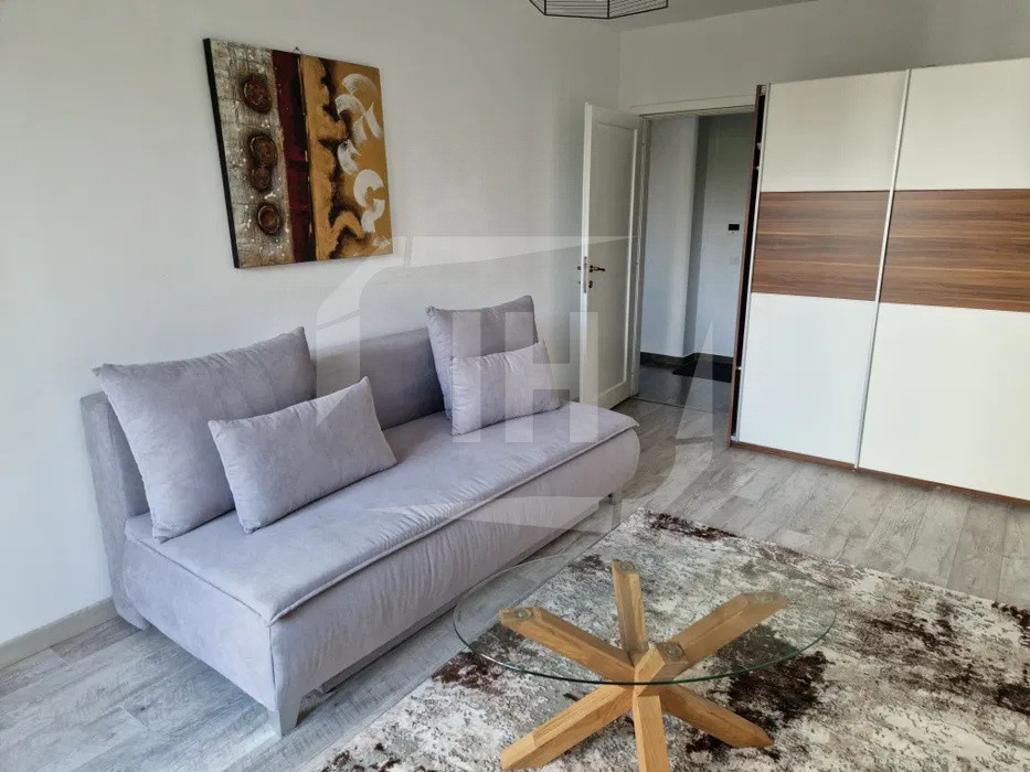 Apartament 2 camere, decomandat, 60mp, zona Piata Cipariu