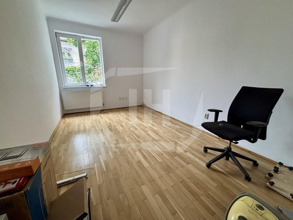 Spatiu birou, 3 camere, garaj, zona NTT Data