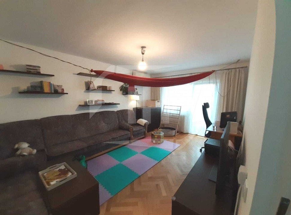 Apartament cu 3 camere, decomandat, zona N.Titulescu