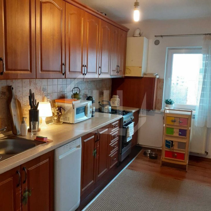 Apartament cu 3 camere, decomandat, zona N.Titulescu